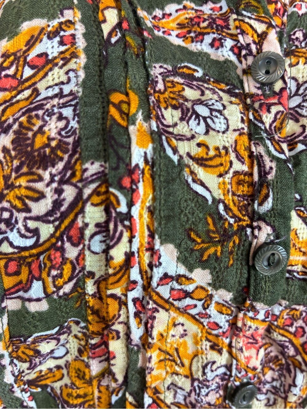 Sam Edelman Cottagecore Paisley Button-Front Blouse w/ruched sleeves - Picture 4 of 14